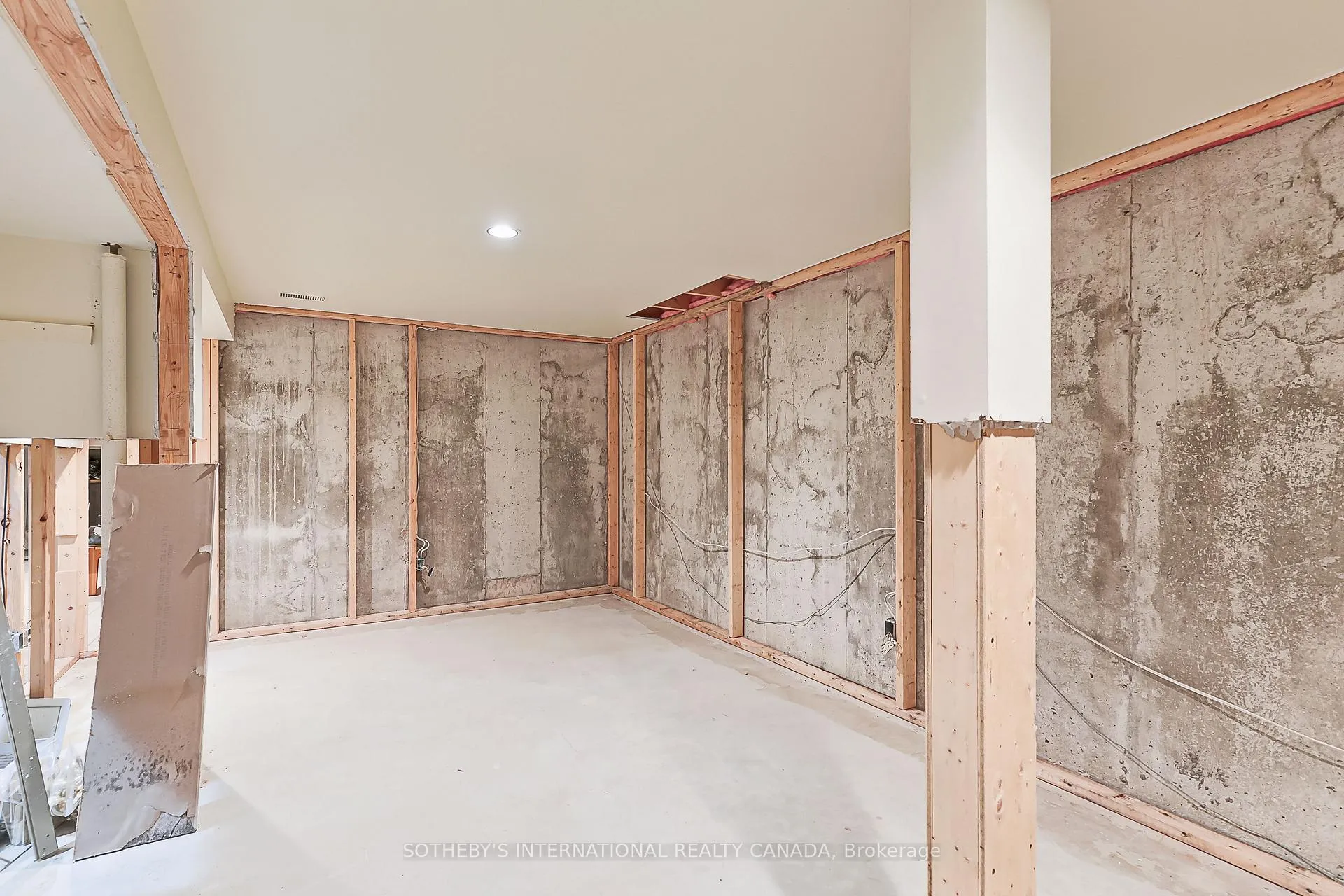 Photo 40 of 121 Fieldcrest Court, Blue Mountains — HOMEH