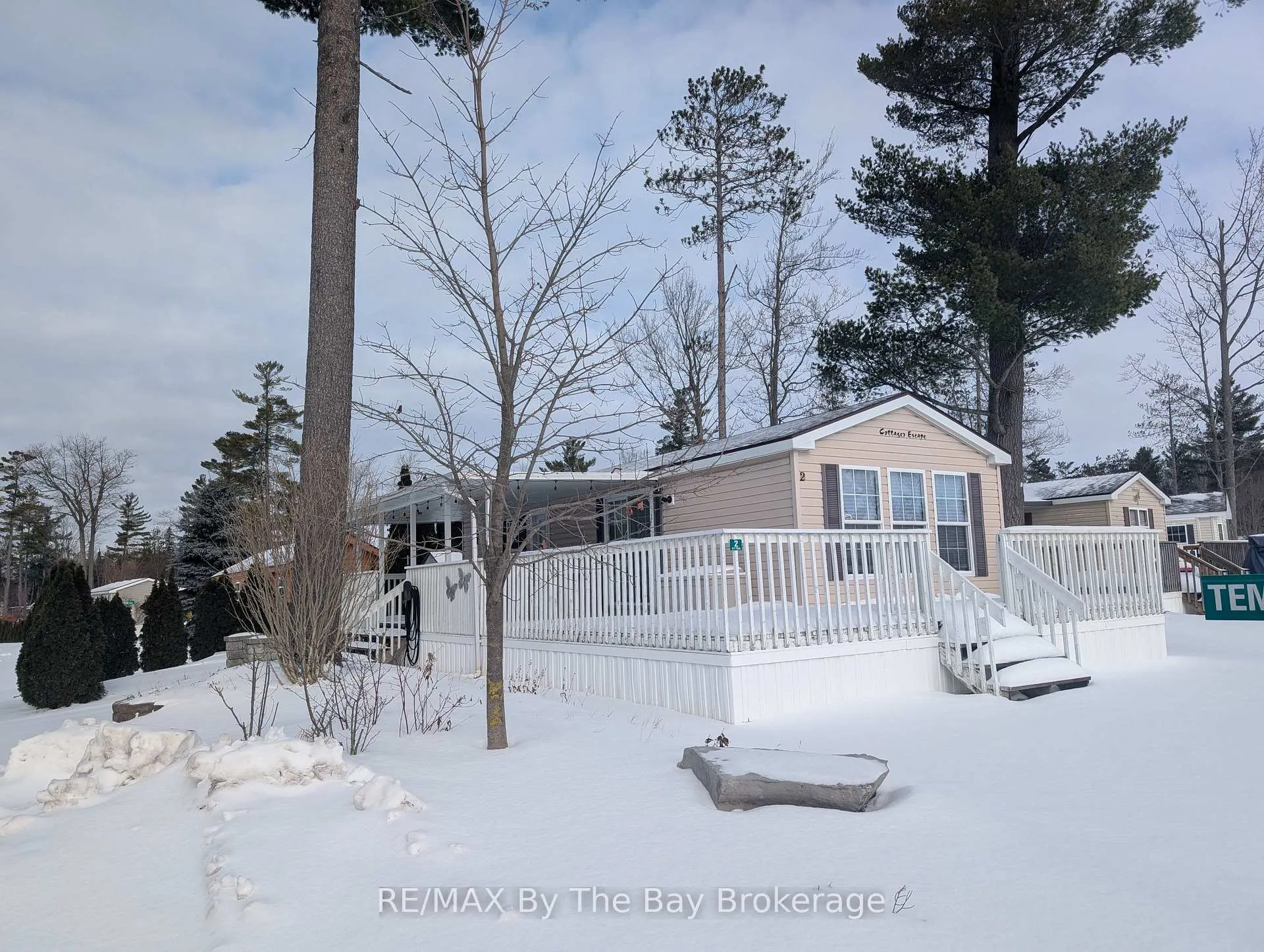 Photo 1 of 2 White Pines Trail, Wasaga Beach — HOMEH