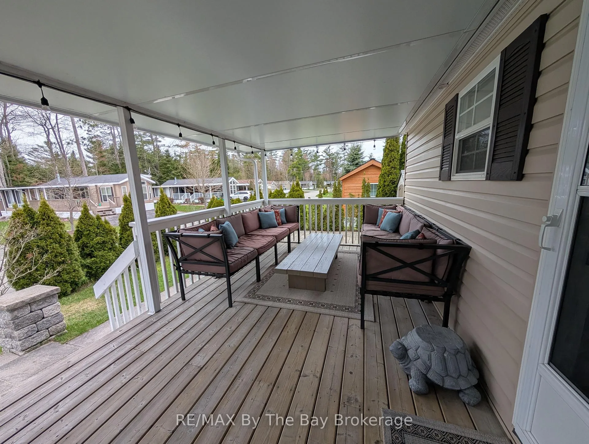 Photo 17 of 2 White Pines Trail, Wasaga Beach — HOMEH