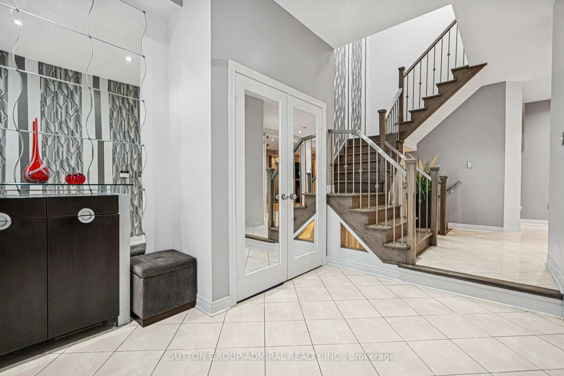 Photo 4 of 63 Vivaldi Drive, Vaughan, Patterson — HOMEH