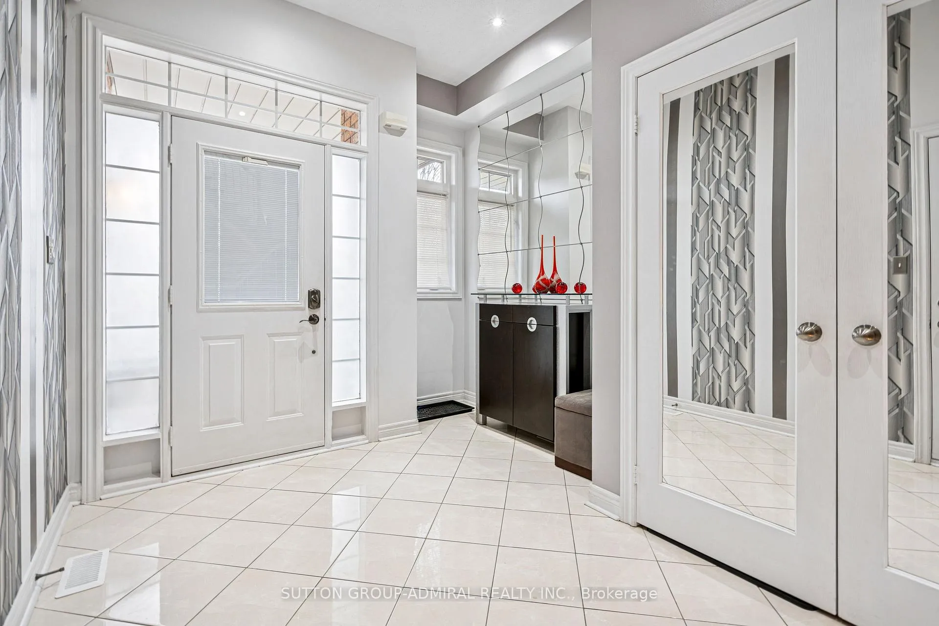 Photo 6 of 63 Vivaldi Drive, Vaughan, Patterson — HOMEH