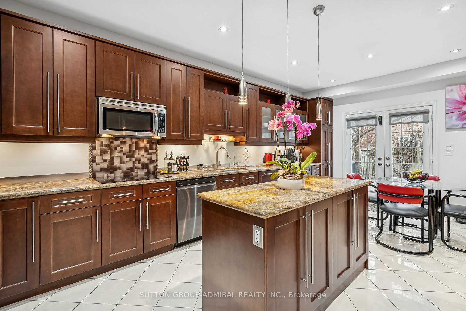 Photo 12 of 63 Vivaldi Drive, Vaughan, Patterson — HOMEH
