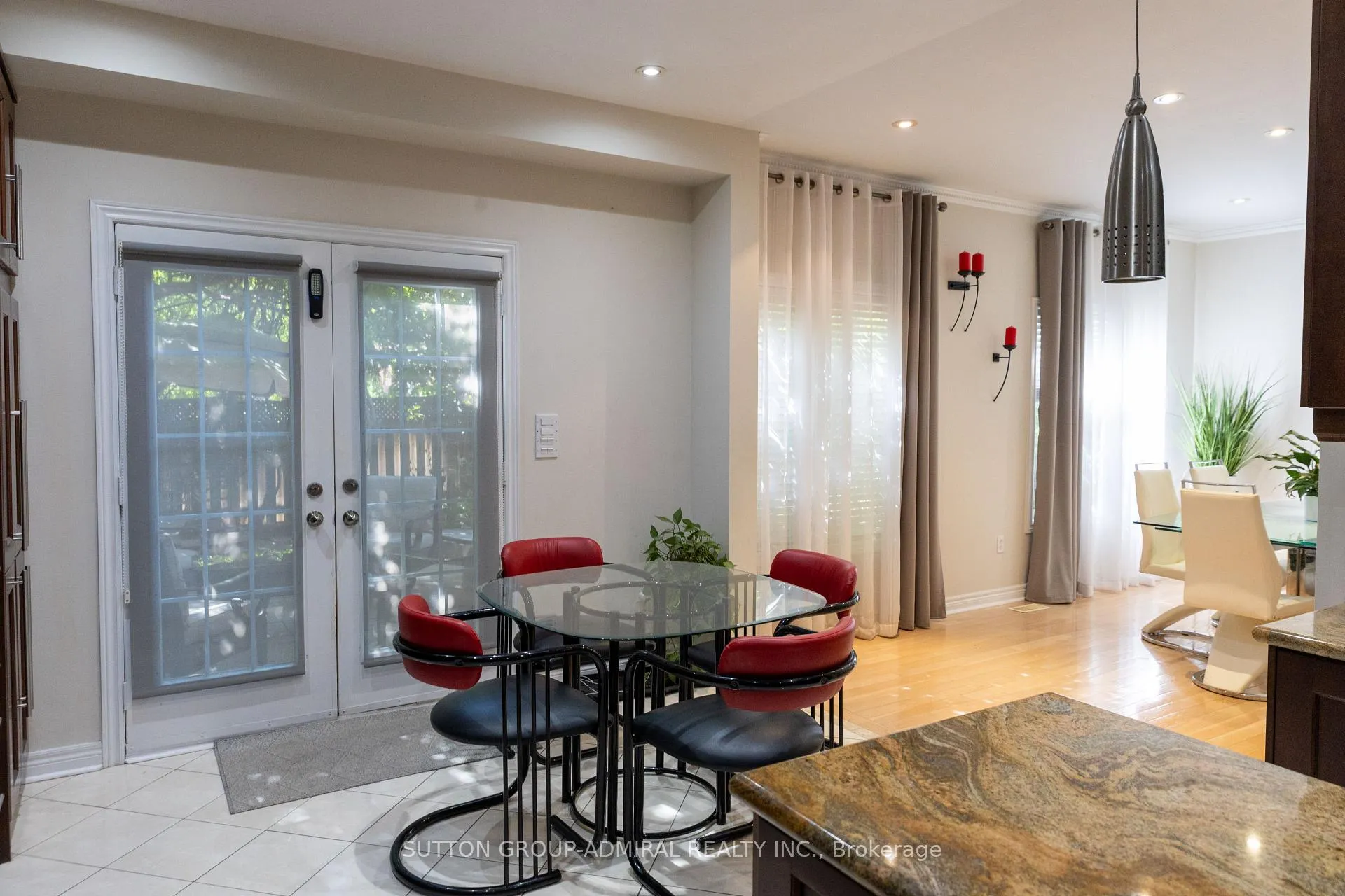 Photo 13 of 63 Vivaldi Drive, Vaughan, Patterson — HOMEH