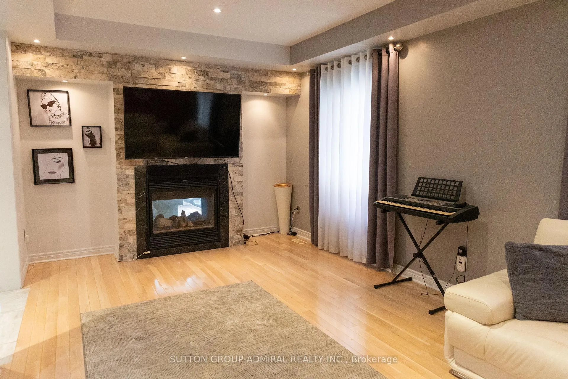 Photo 33 of 63 Vivaldi Drive, Vaughan, Patterson — HOMEH