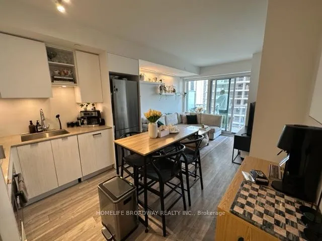 Photo 5 of Unit 1111, 99 Broadway Avenue, Toronto, Mount Pleasant West — HOMEH