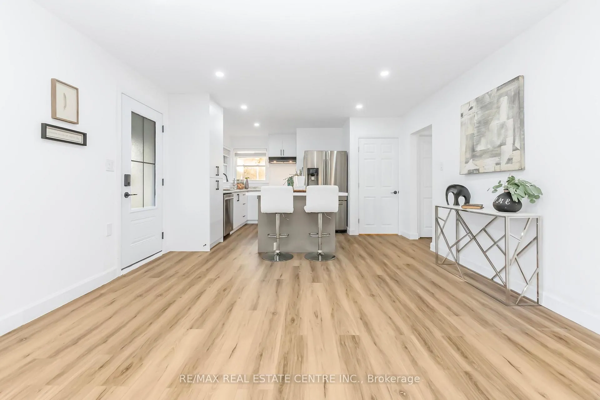 Photo 7 of 959 Mohawk Road E, Hamilton, Huntington — HOMEH