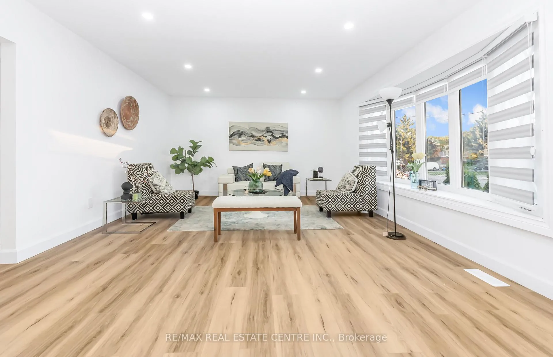 Photo 8 of 959 Mohawk Road E, Hamilton, Huntington — HOMEH