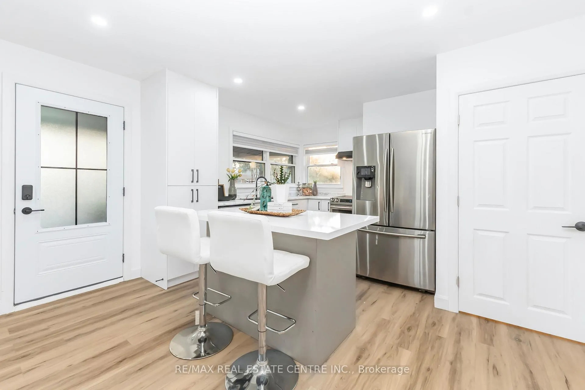 Photo 9 of 959 Mohawk Road E, Hamilton, Huntington — HOMEH
