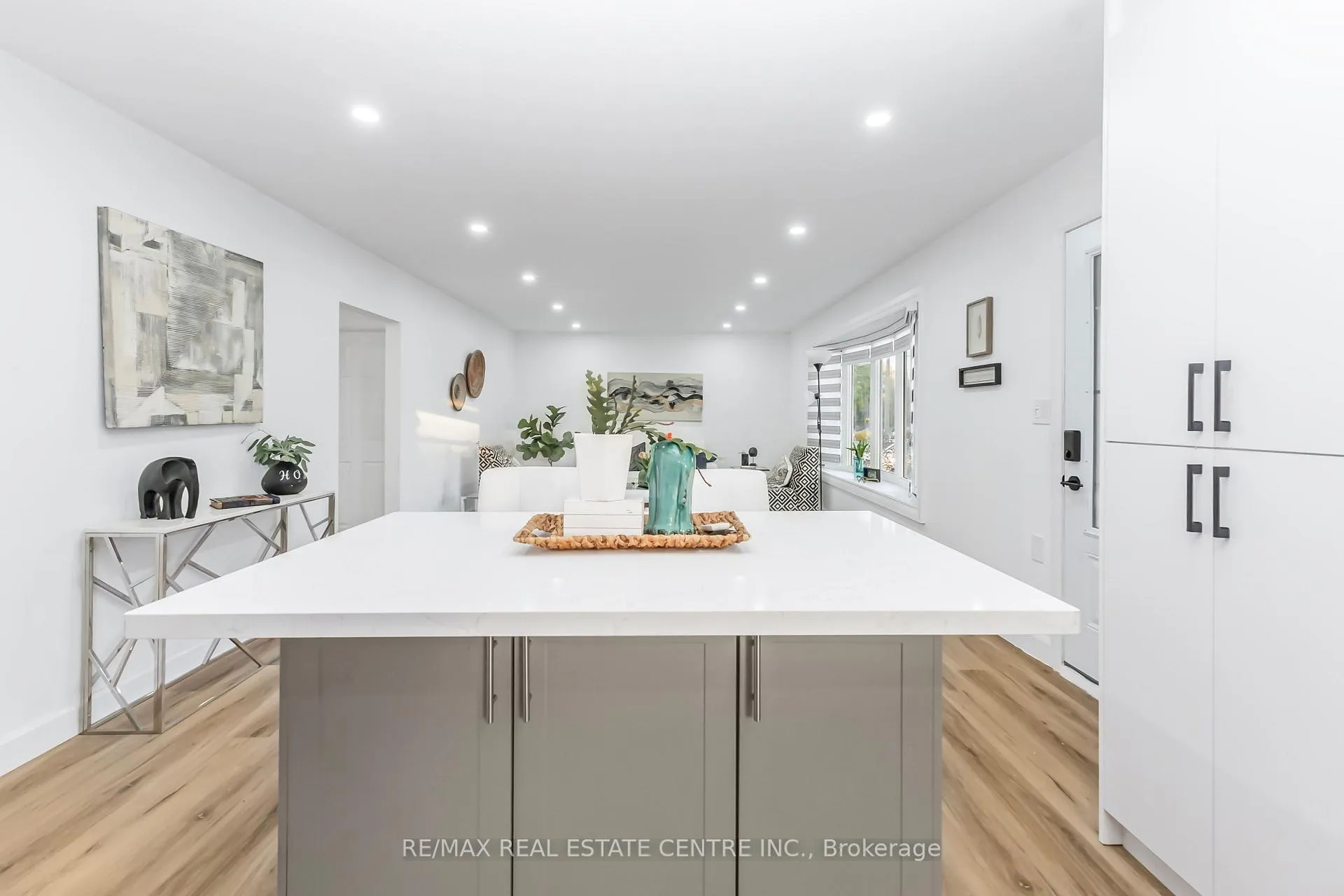 Photo 13 of 959 Mohawk Road E, Hamilton, Huntington — HOMEH