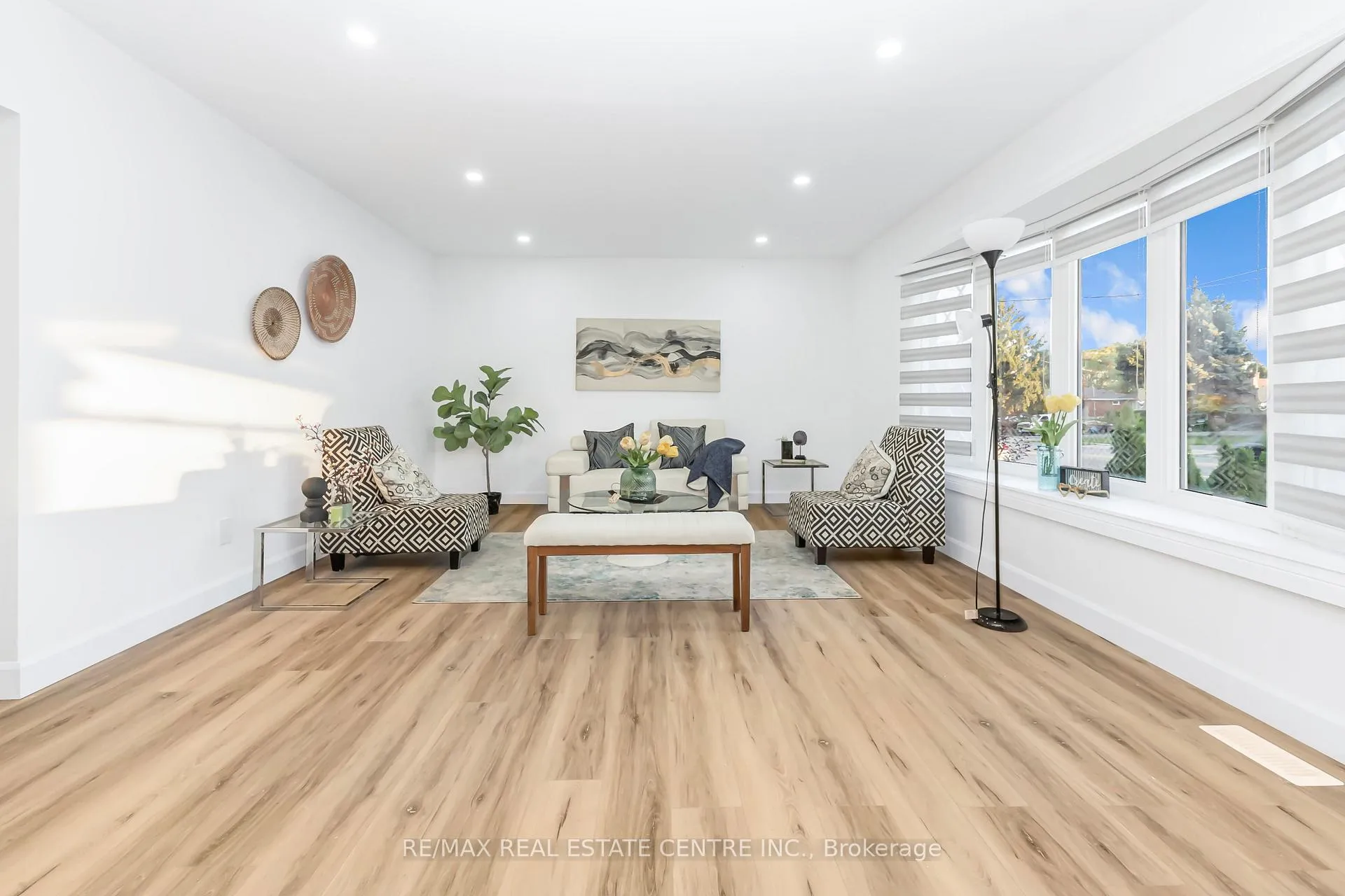 Photo 15 of 959 Mohawk Road E, Hamilton, Huntington — HOMEH