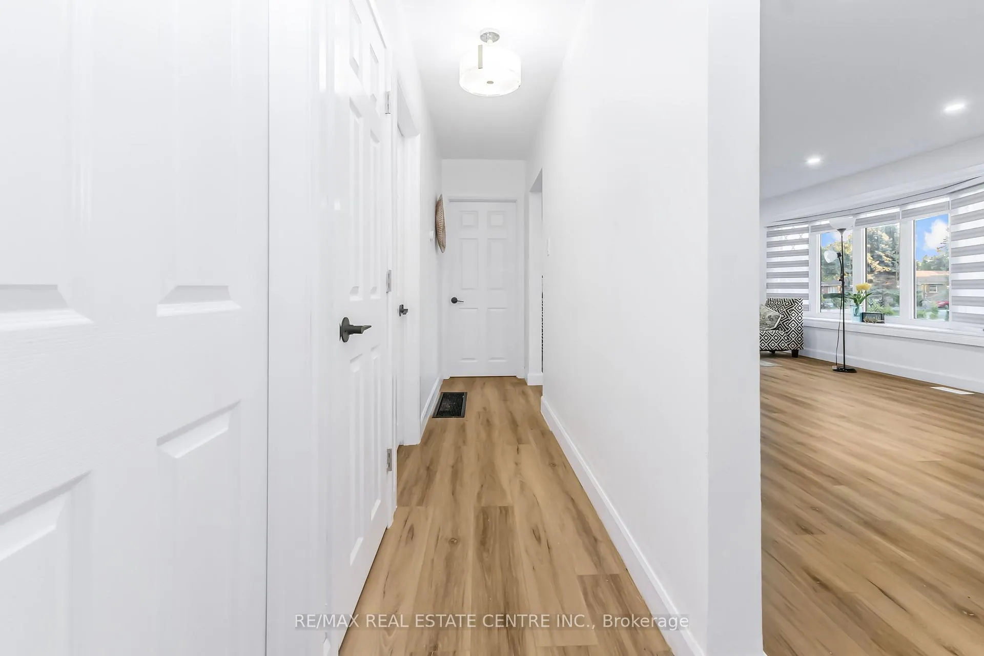 Photo 20 of 959 Mohawk Road E, Hamilton, Huntington — HOMEH