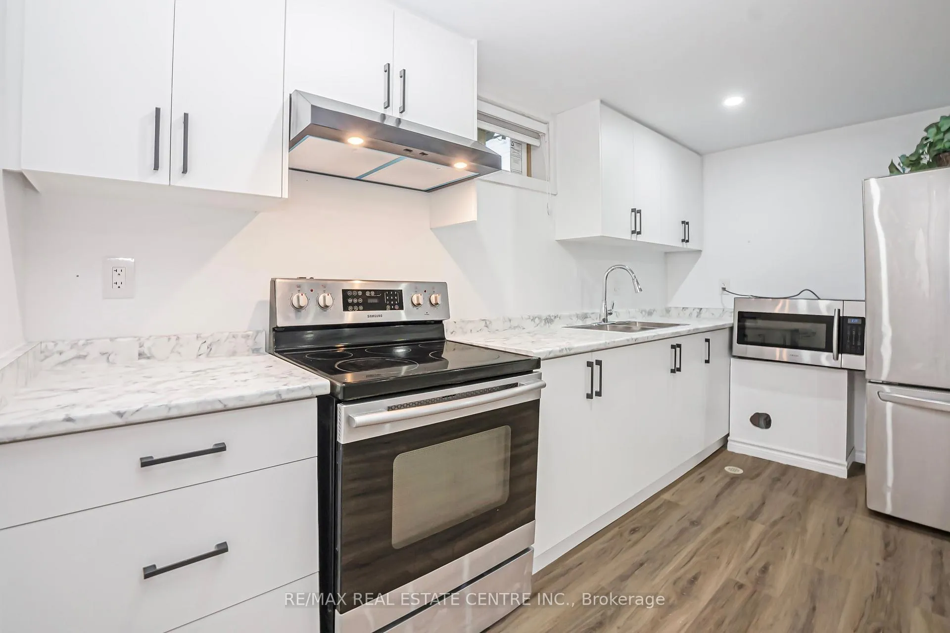 Photo 33 of 959 Mohawk Road E, Hamilton, Huntington — HOMEH