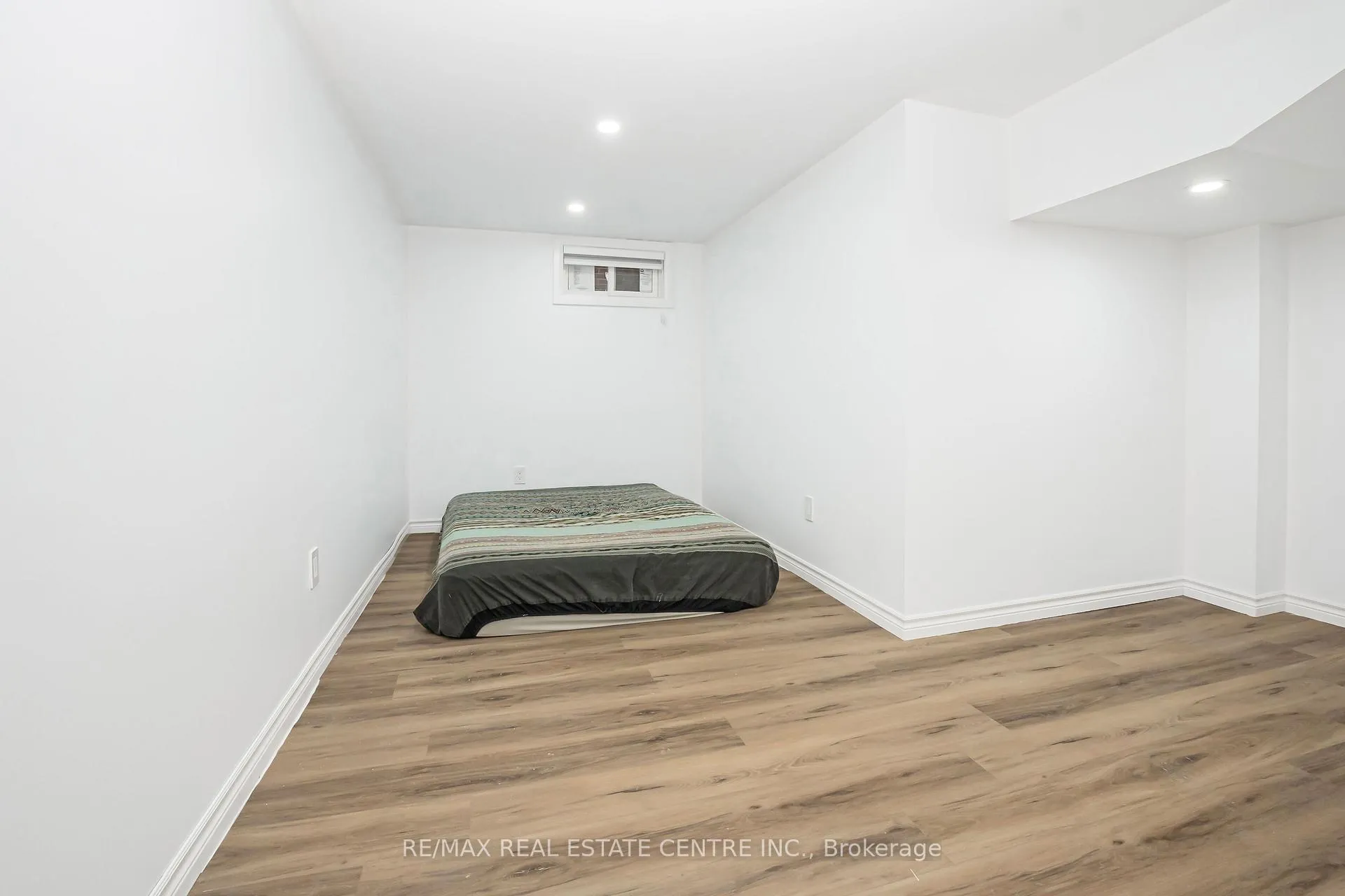 Photo 35 of 959 Mohawk Road E, Hamilton, Huntington — HOMEH