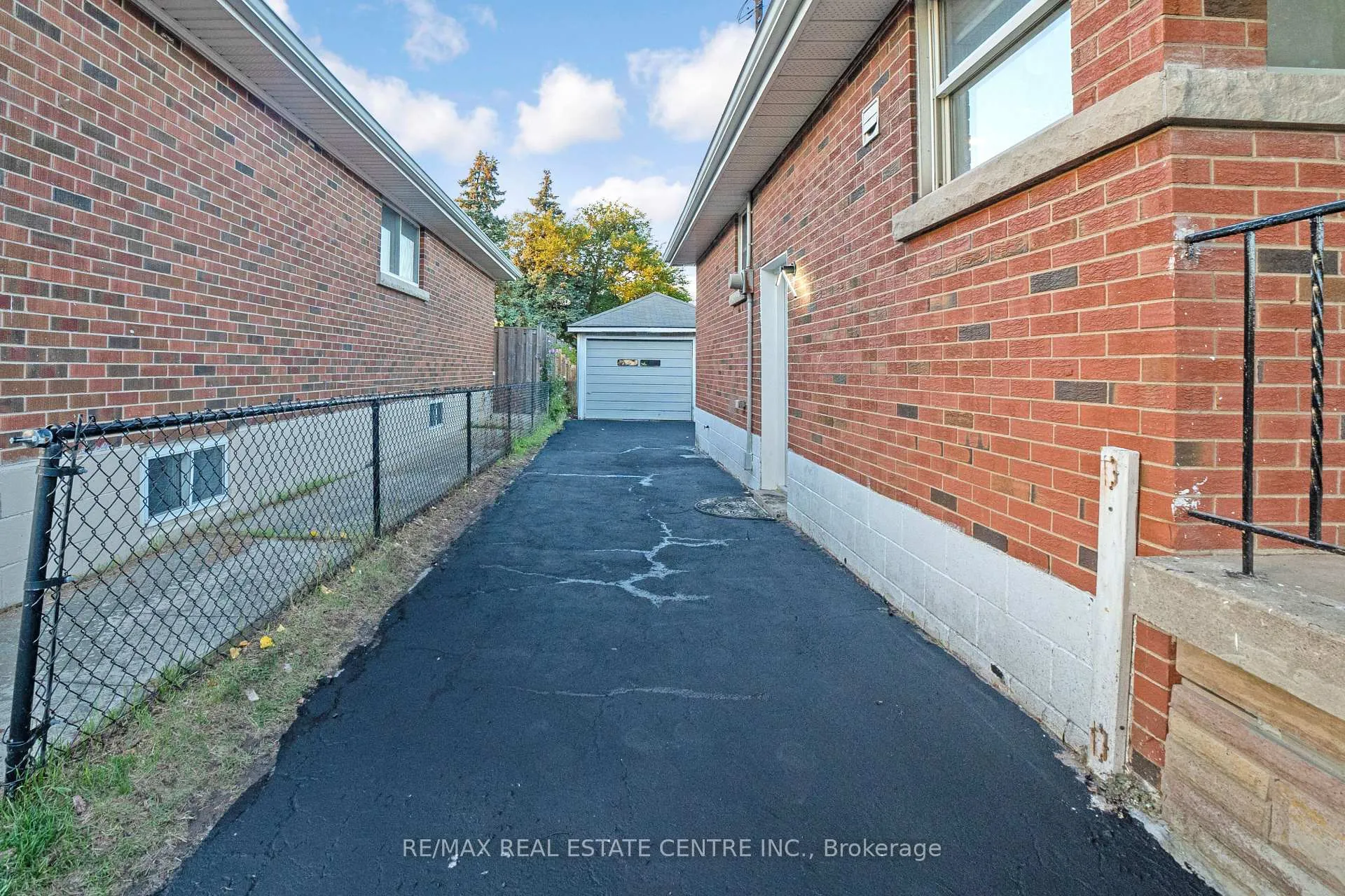Photo 41 of 959 Mohawk Road E, Hamilton, Huntington — HOMEH