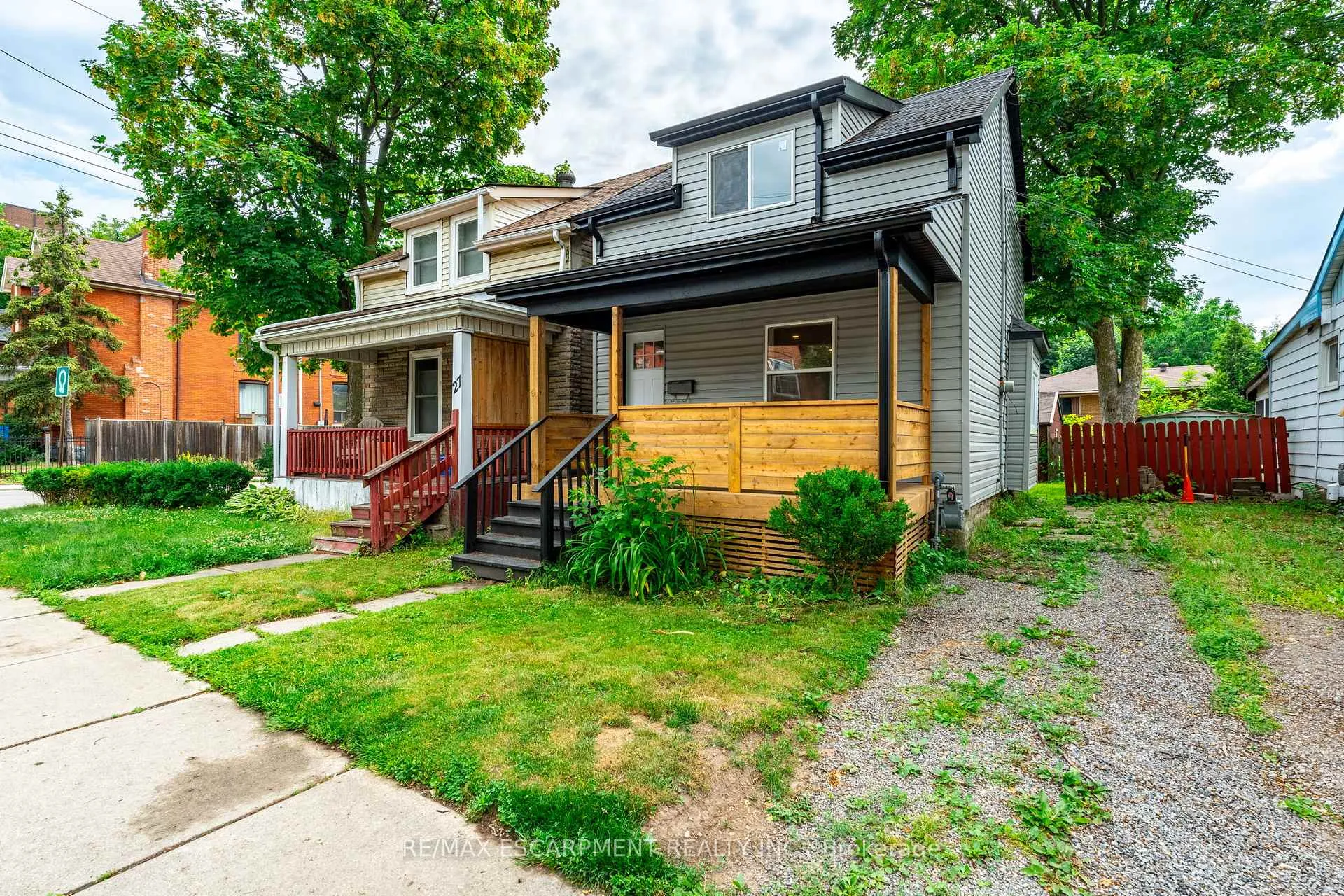 Photo 2 of 29 New Street, Hamilton, Strathcona — HOMEH