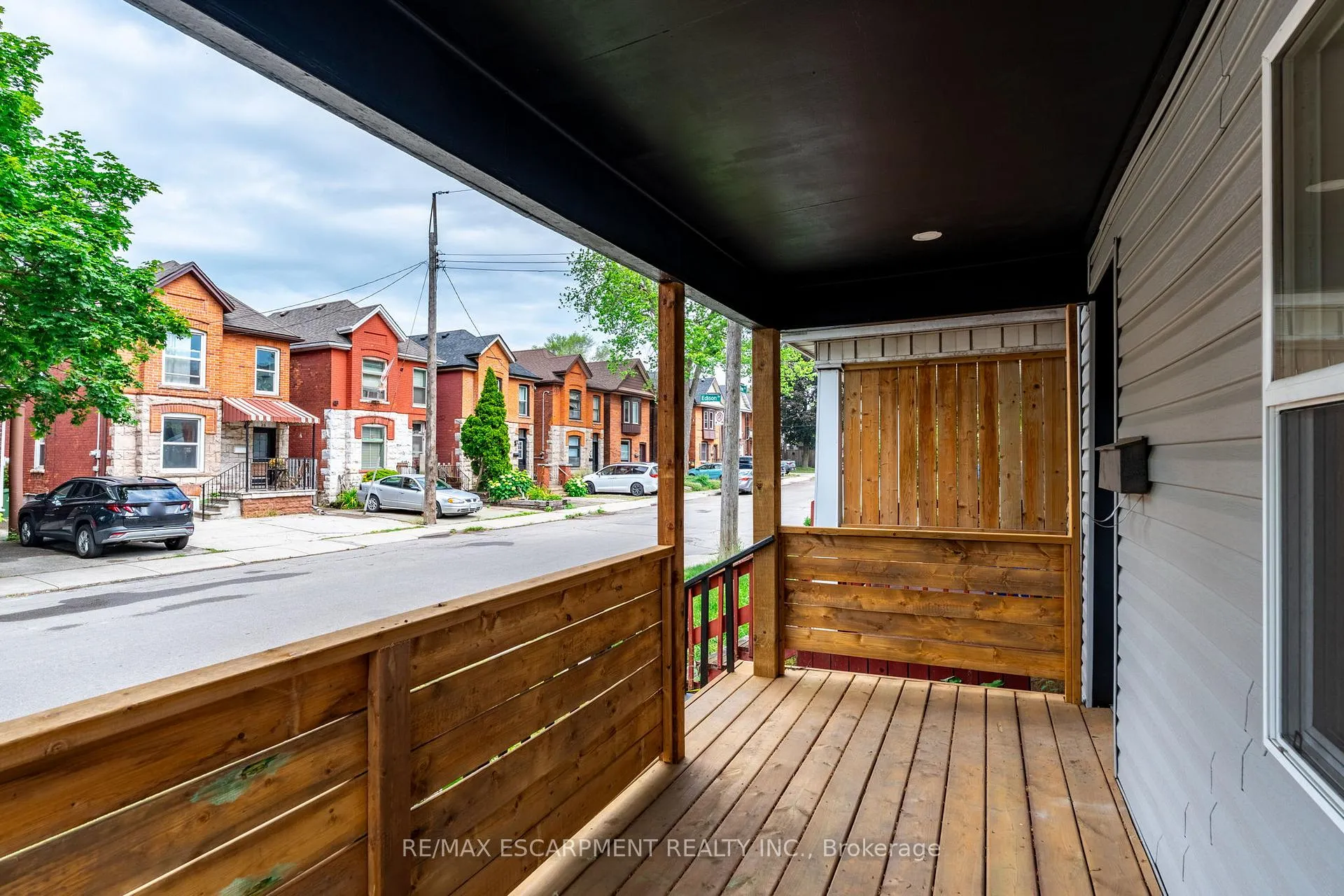 Photo 3 of 29 New Street, Hamilton, Strathcona — HOMEH