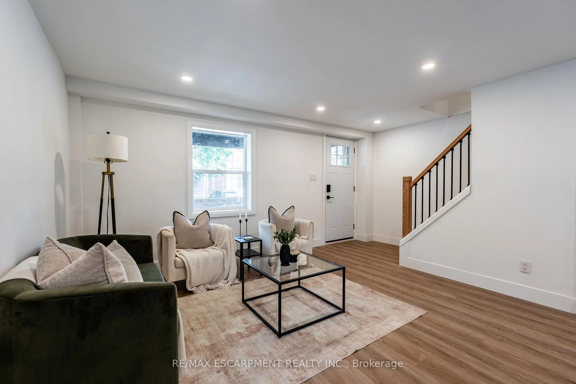 Photo 5 of 29 New Street, Hamilton, Strathcona — HOMEH