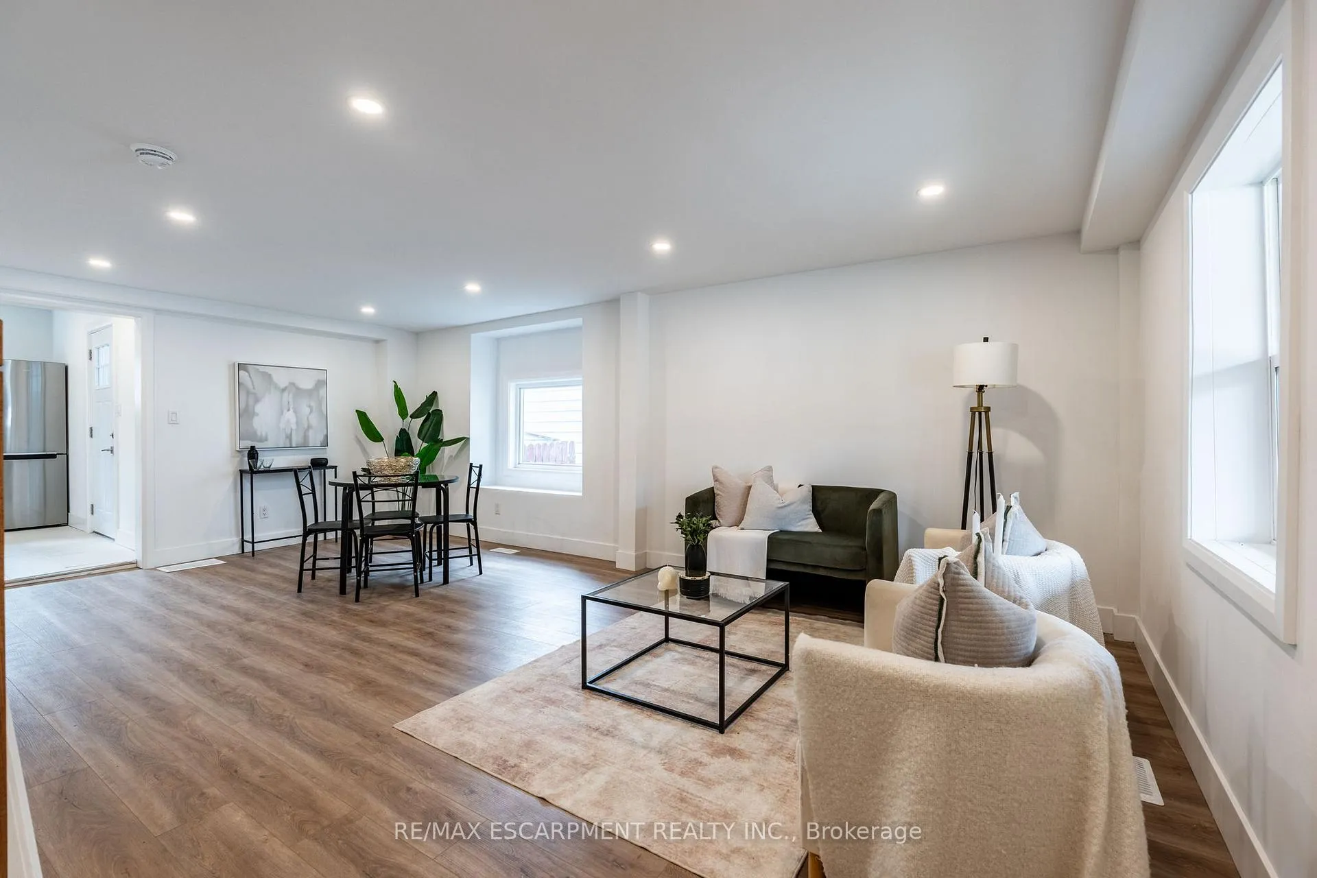 Photo 7 of 29 New Street, Hamilton, Strathcona — HOMEH