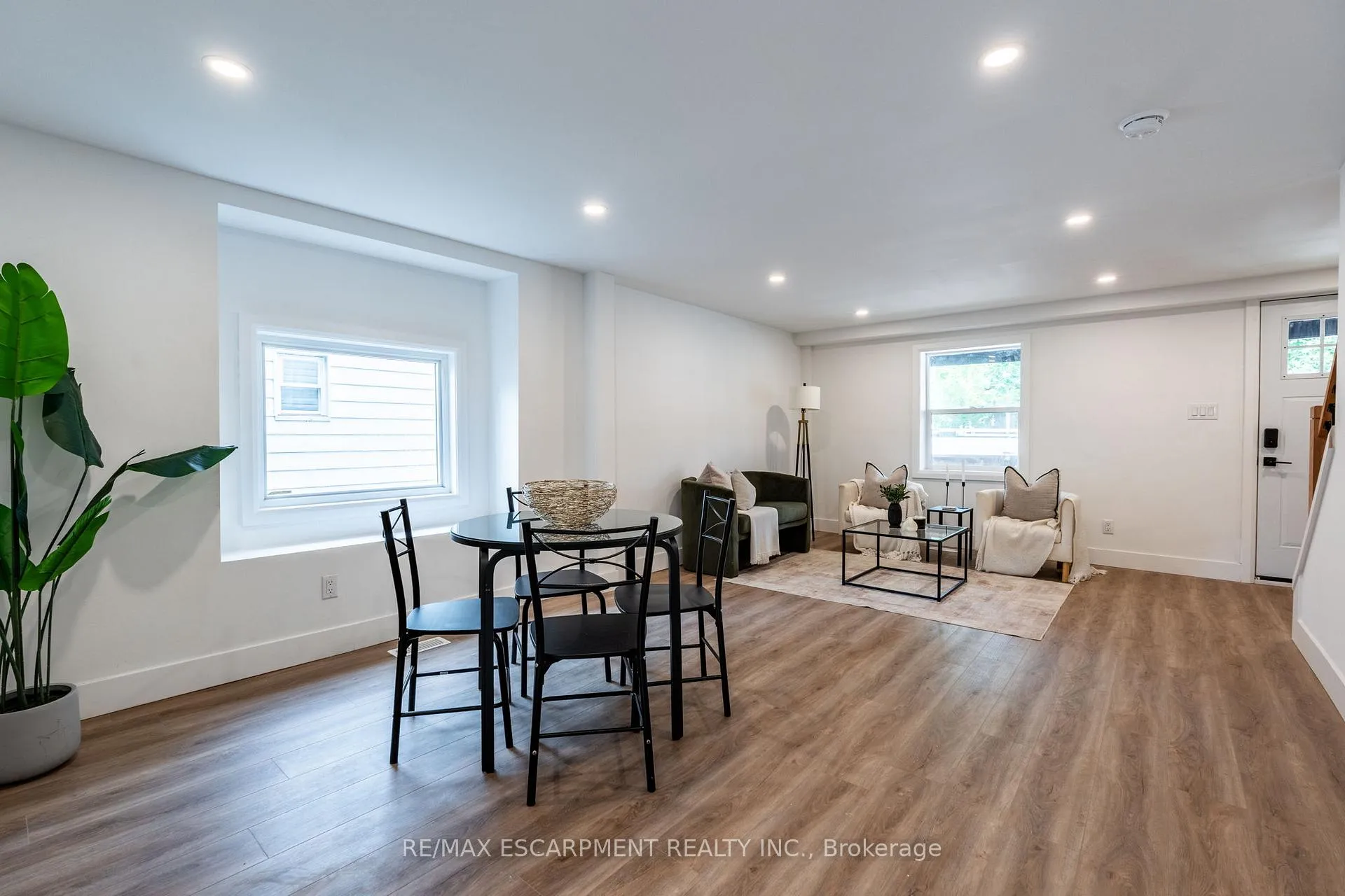 Photo 10 of 29 New Street, Hamilton, Strathcona — HOMEH