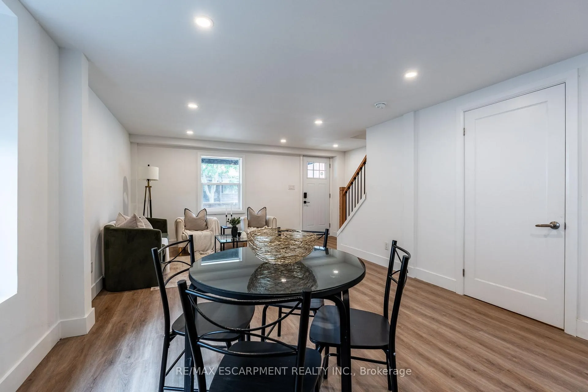 Photo 11 of 29 New Street, Hamilton, Strathcona — HOMEH