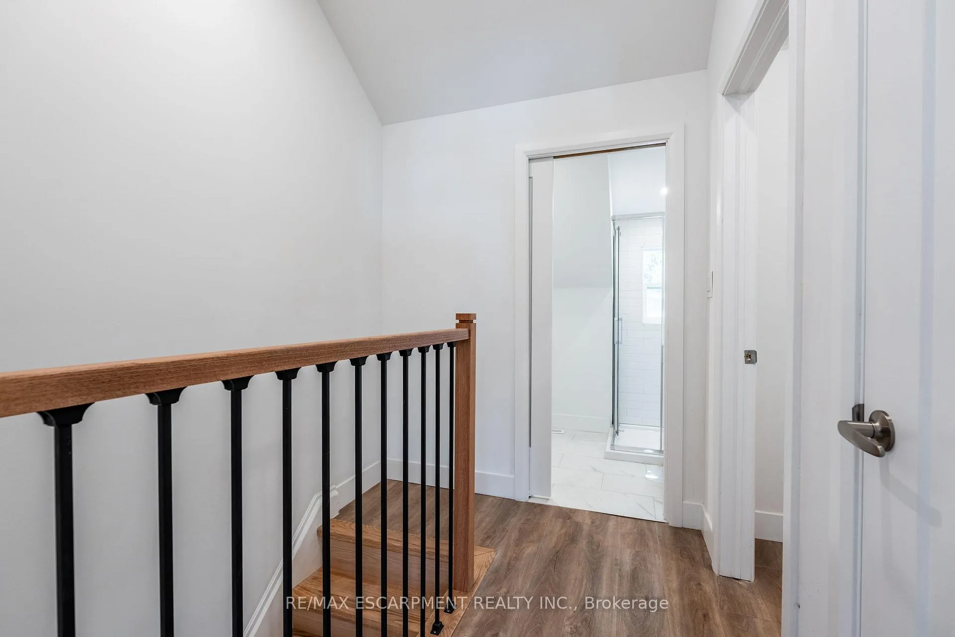 Photo 16 of 29 New Street, Hamilton, Strathcona — HOMEH