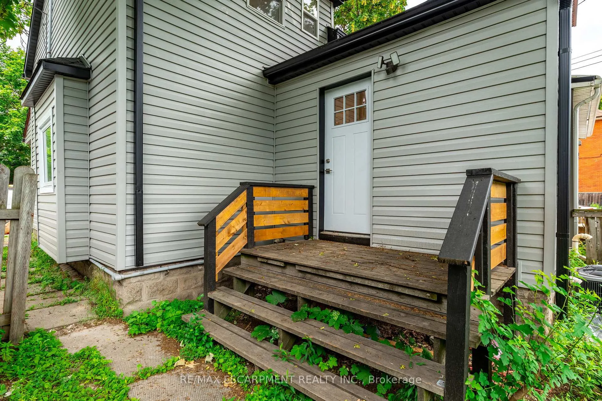 Photo 27 of 29 New Street, Hamilton, Strathcona — HOMEH