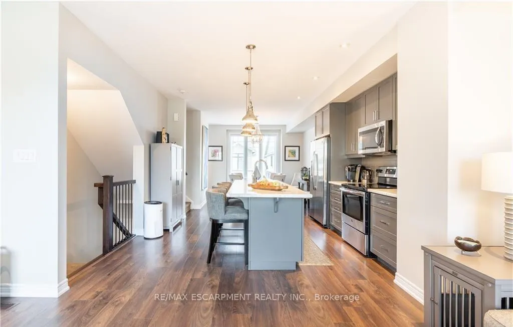 Photo 93 of 15 Pierre Trudeau Lane, Grimsby, Grimsby Beach — HOMEH