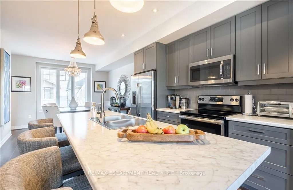 Photo 101 of 15 Pierre Trudeau Lane, Grimsby, Grimsby Beach — HOMEH