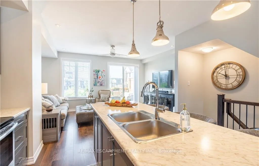 Photo 135 of 15 Pierre Trudeau Lane, Grimsby, Grimsby Beach — HOMEH