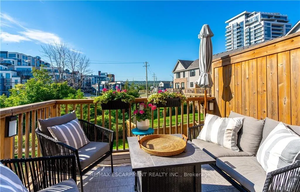 Photo 288 of 15 Pierre Trudeau Lane, Grimsby, Grimsby Beach — HOMEH