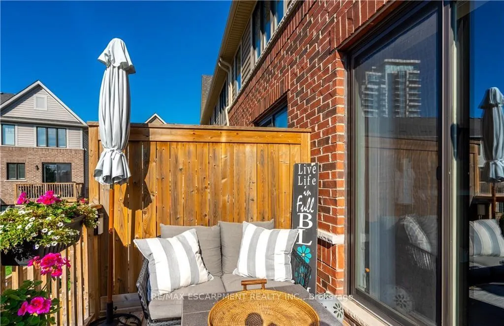 Photo 300 of 15 Pierre Trudeau Lane, Grimsby, Grimsby Beach — HOMEH