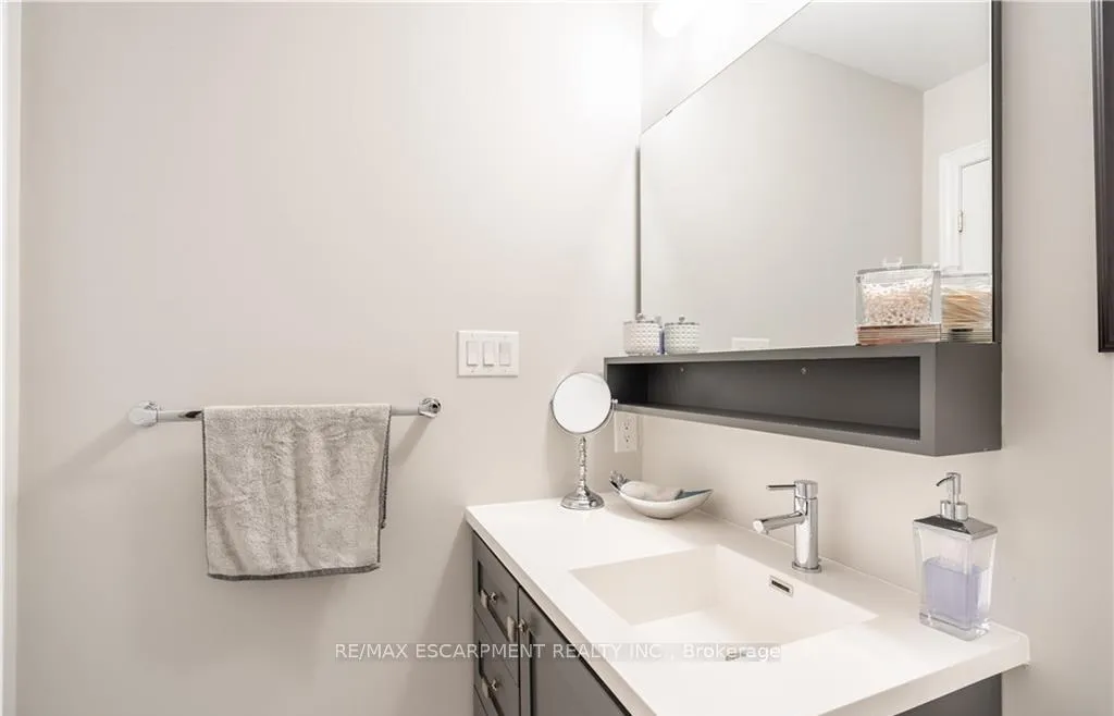 Photo 406 of 15 Pierre Trudeau Lane, Grimsby, Grimsby Beach — HOMEH