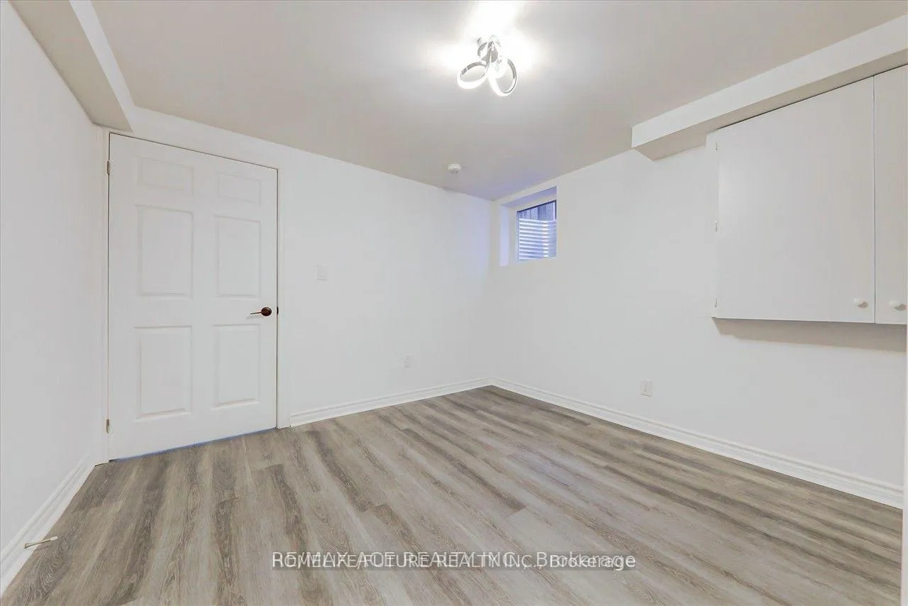 Photo 2 of Unit Bsmt, 1579 Heathside Crescent, Pickering, Liverpool — HOMEH