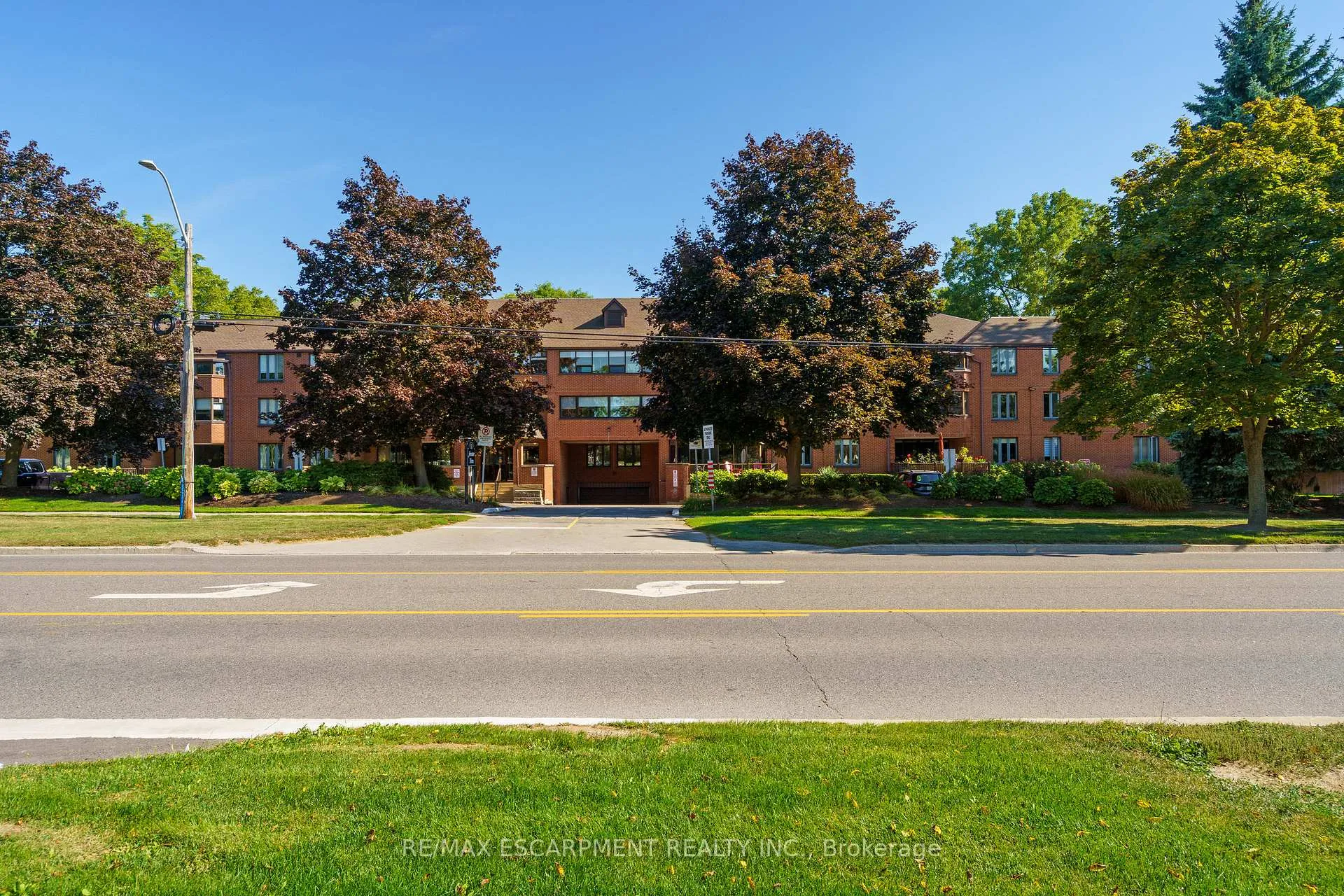 Front of Unit 301, 150 Wilson Street W