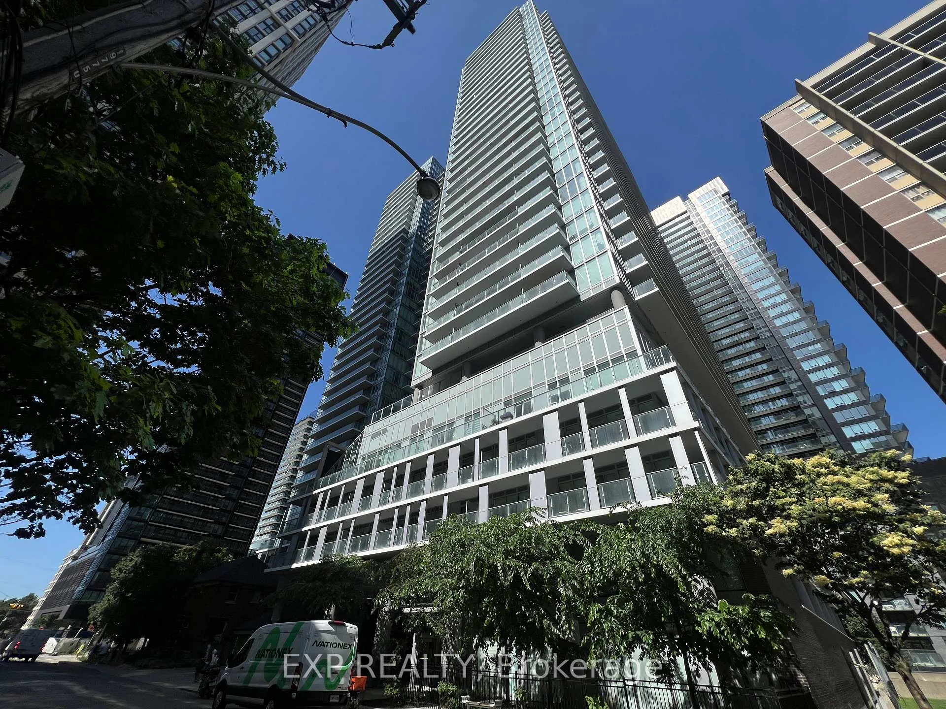 Photo 2 of Unit 3013, 195 Redpath Avenue, Toronto, Mount Pleasant West — HOMEH