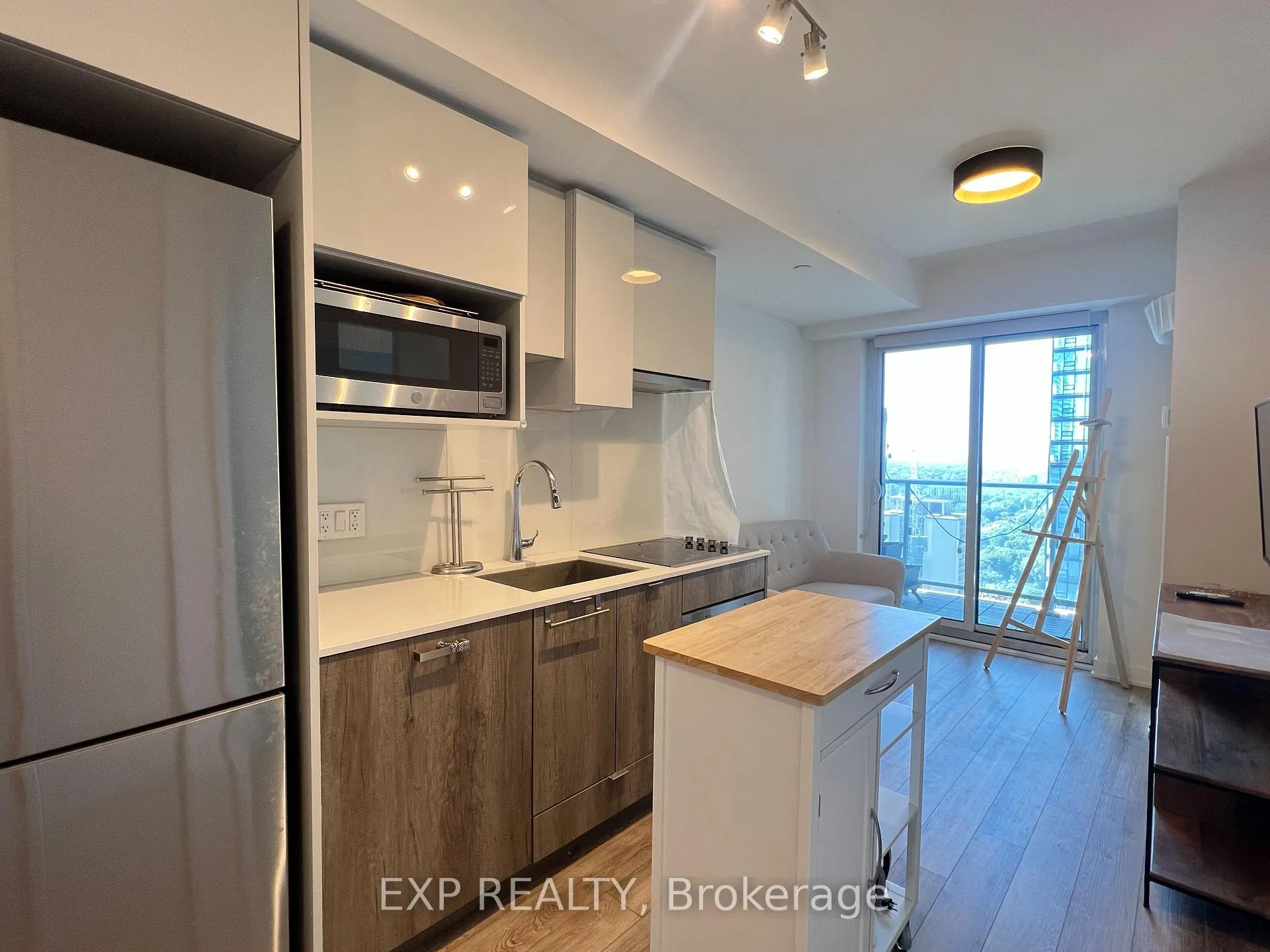 Photo 3 of Unit 3013, 195 Redpath Avenue, Toronto, Mount Pleasant West — HOMEH