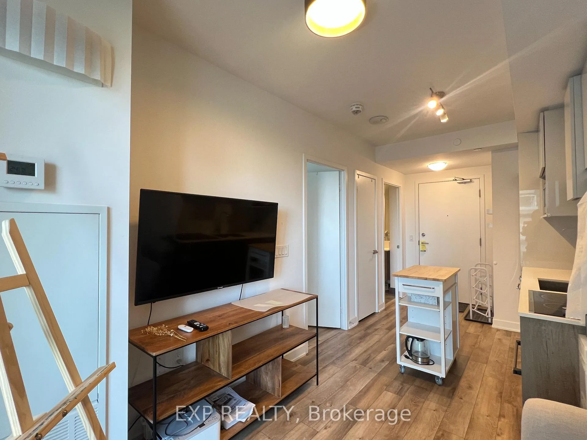 Photo 5 of Unit 3013, 195 Redpath Avenue, Toronto, Mount Pleasant West — HOMEH