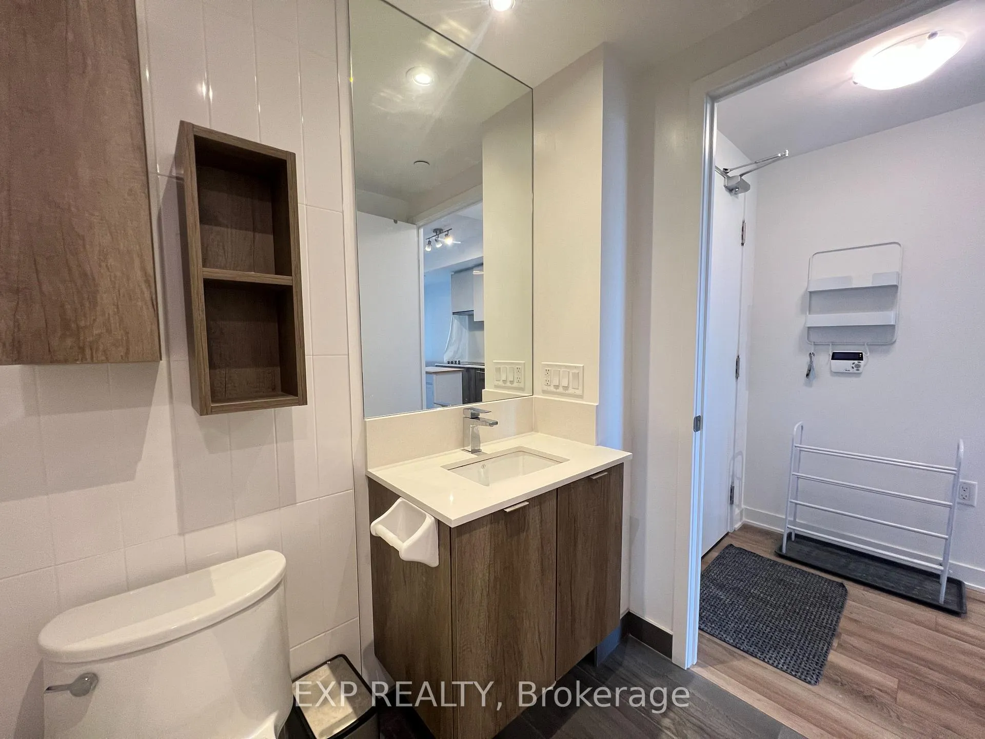 Photo 10 of Unit 3013, 195 Redpath Avenue, Toronto, Mount Pleasant West — HOMEH