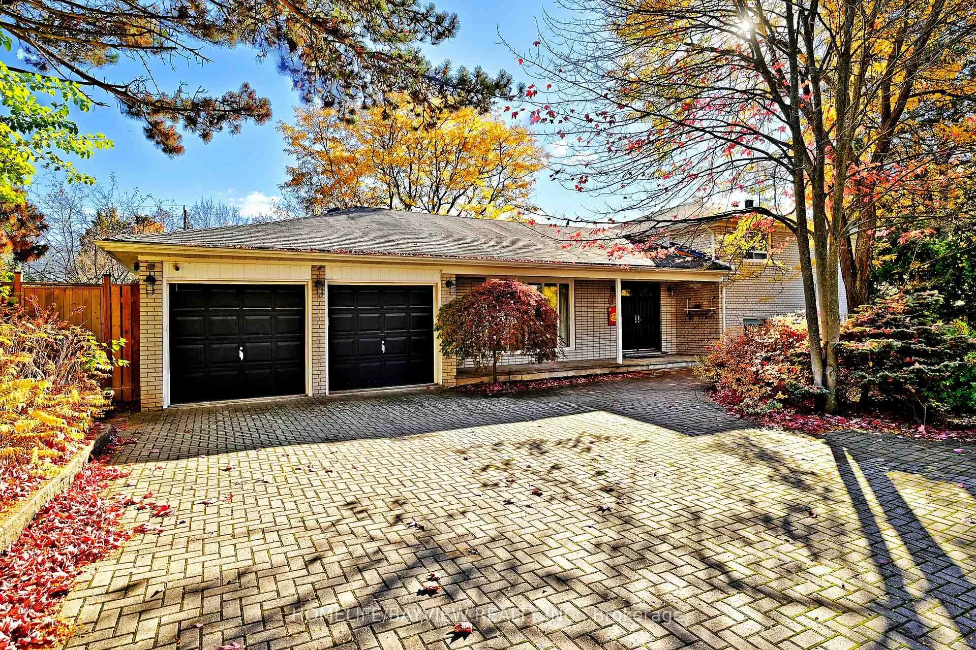Photo 2 of 3 Wildrose Crescent, Markham, Bayview Glen — HOMEH