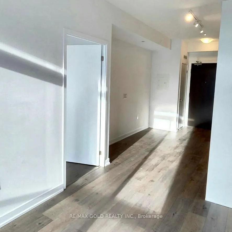 Photo 3 of Unit 622, 60 Honeycrisp Crescent, Vaughan, Vaughan Corporate Centre — HOMEH