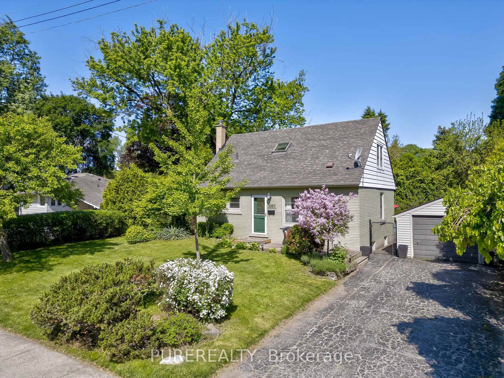 Front of 2067 Maplewood Drive