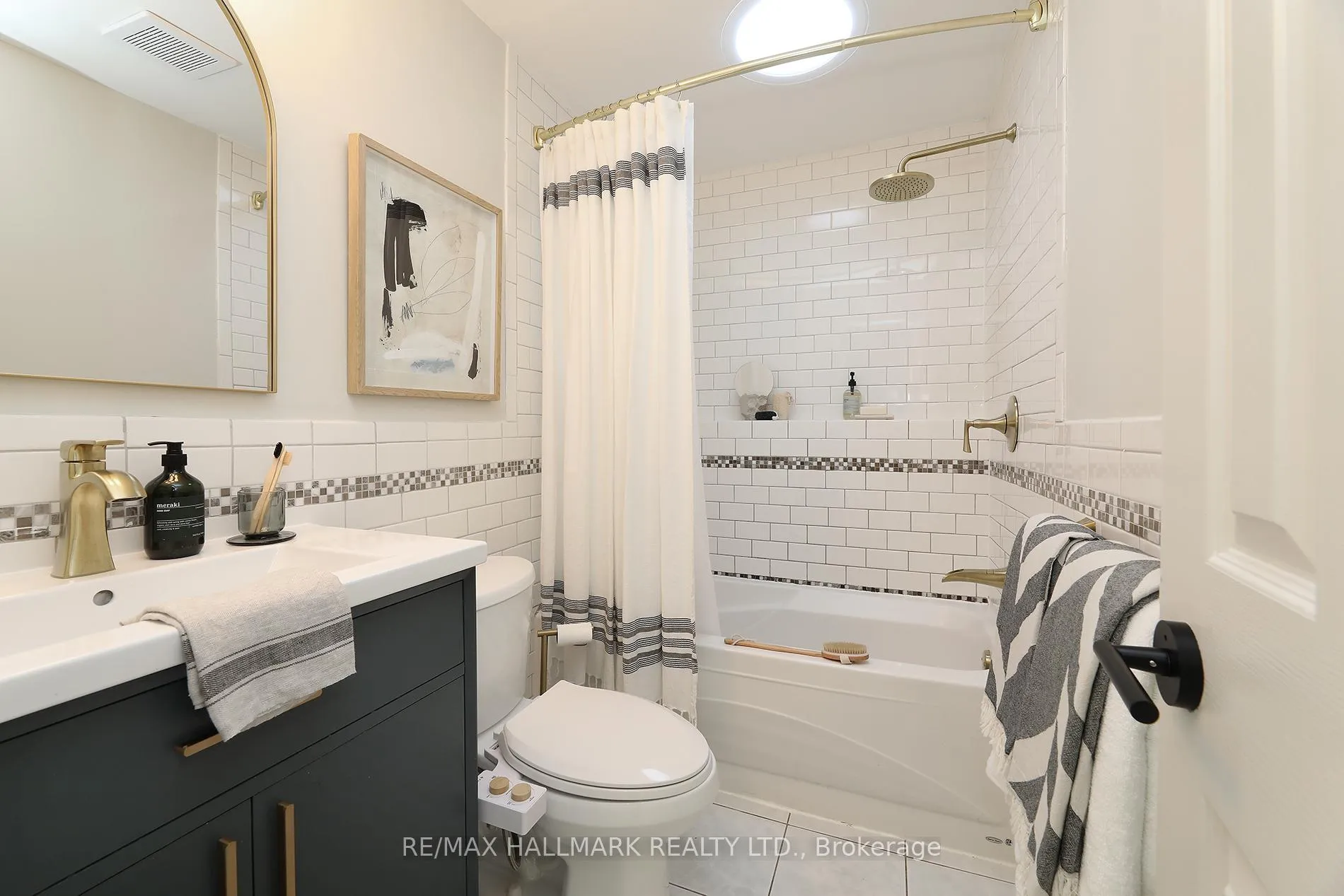 Photo 17 of 18 Badgerow Avenue, Toronto, South Riverdale — HOMEH