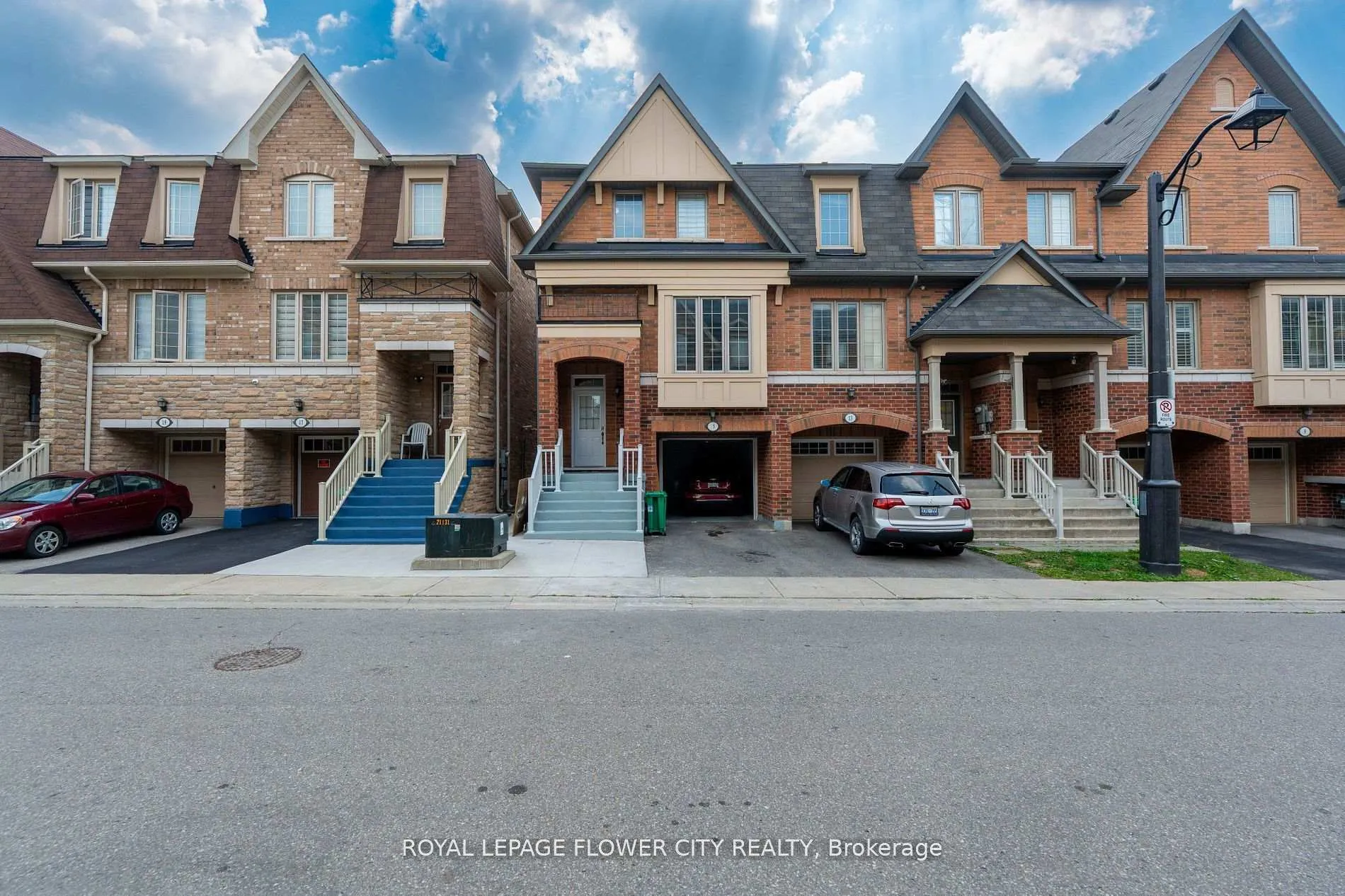 Photo 2 of 15 Sea Drifter Crescent, Brampton, Bram East — HOMEH