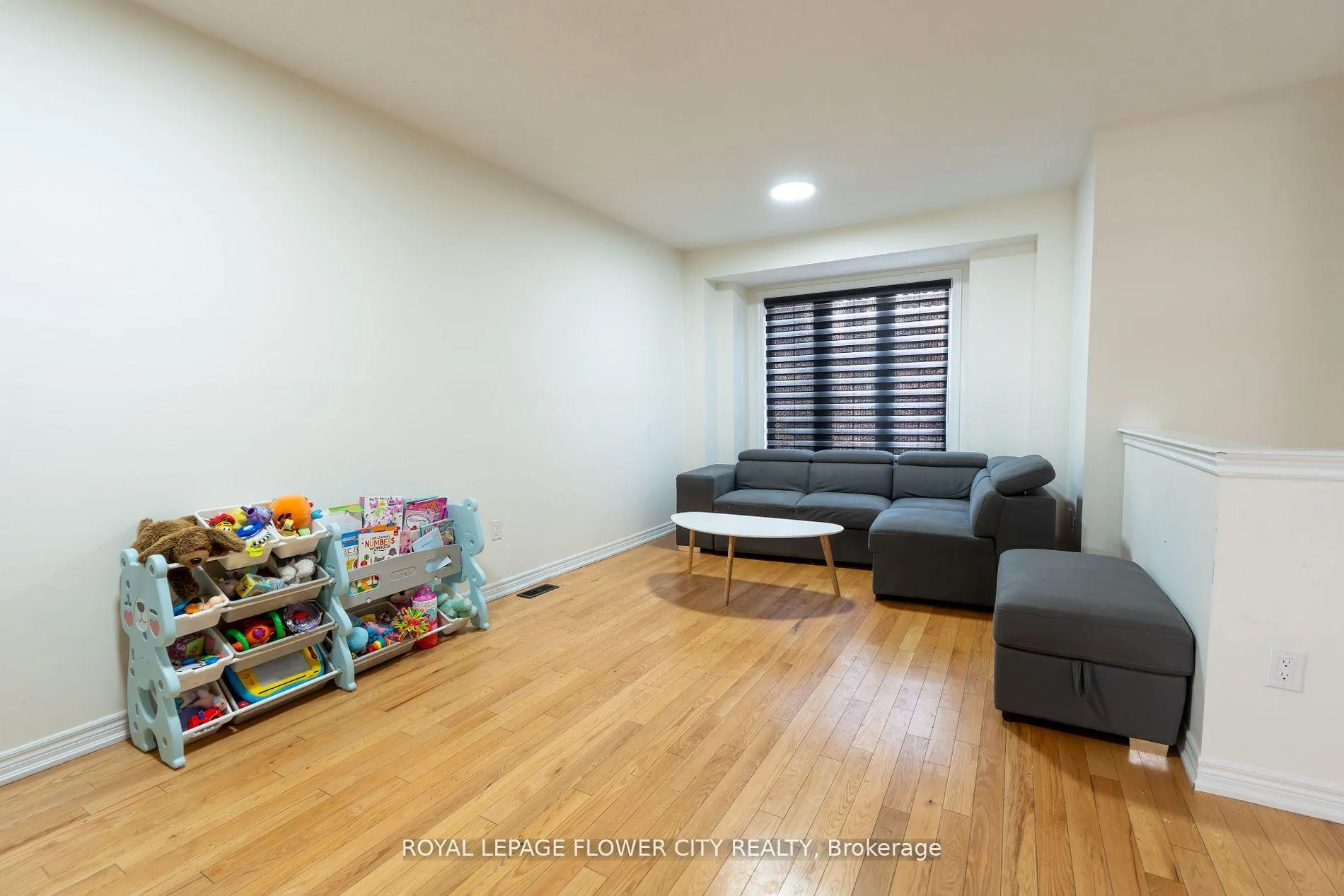 Photo 3 of 15 Sea Drifter Crescent, Brampton, Bram East — HOMEH