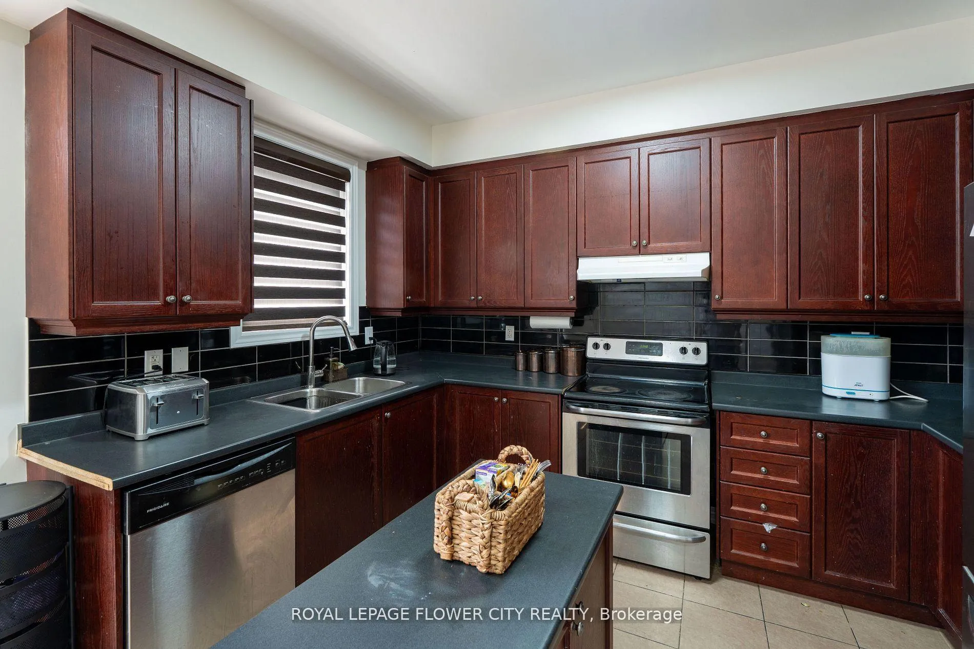 Photo 7 of 15 Sea Drifter Crescent, Brampton, Bram East — HOMEH