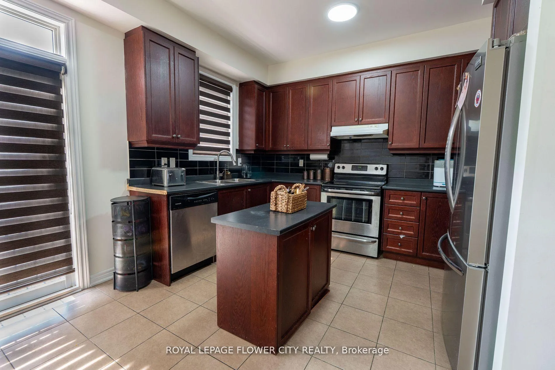 Photo 9 of 15 Sea Drifter Crescent, Brampton, Bram East — HOMEH