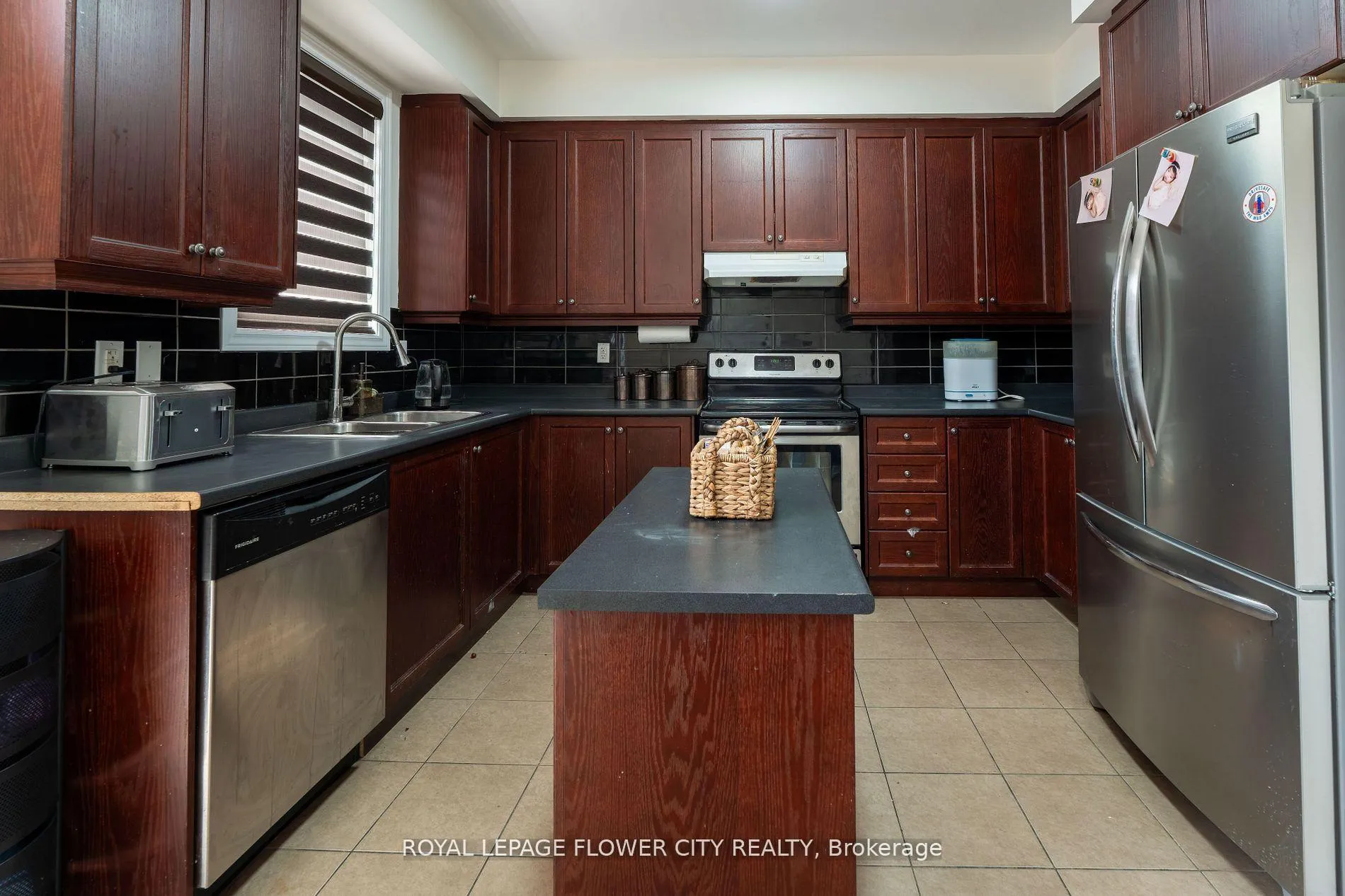 Photo 10 of 15 Sea Drifter Crescent, Brampton, Bram East — HOMEH