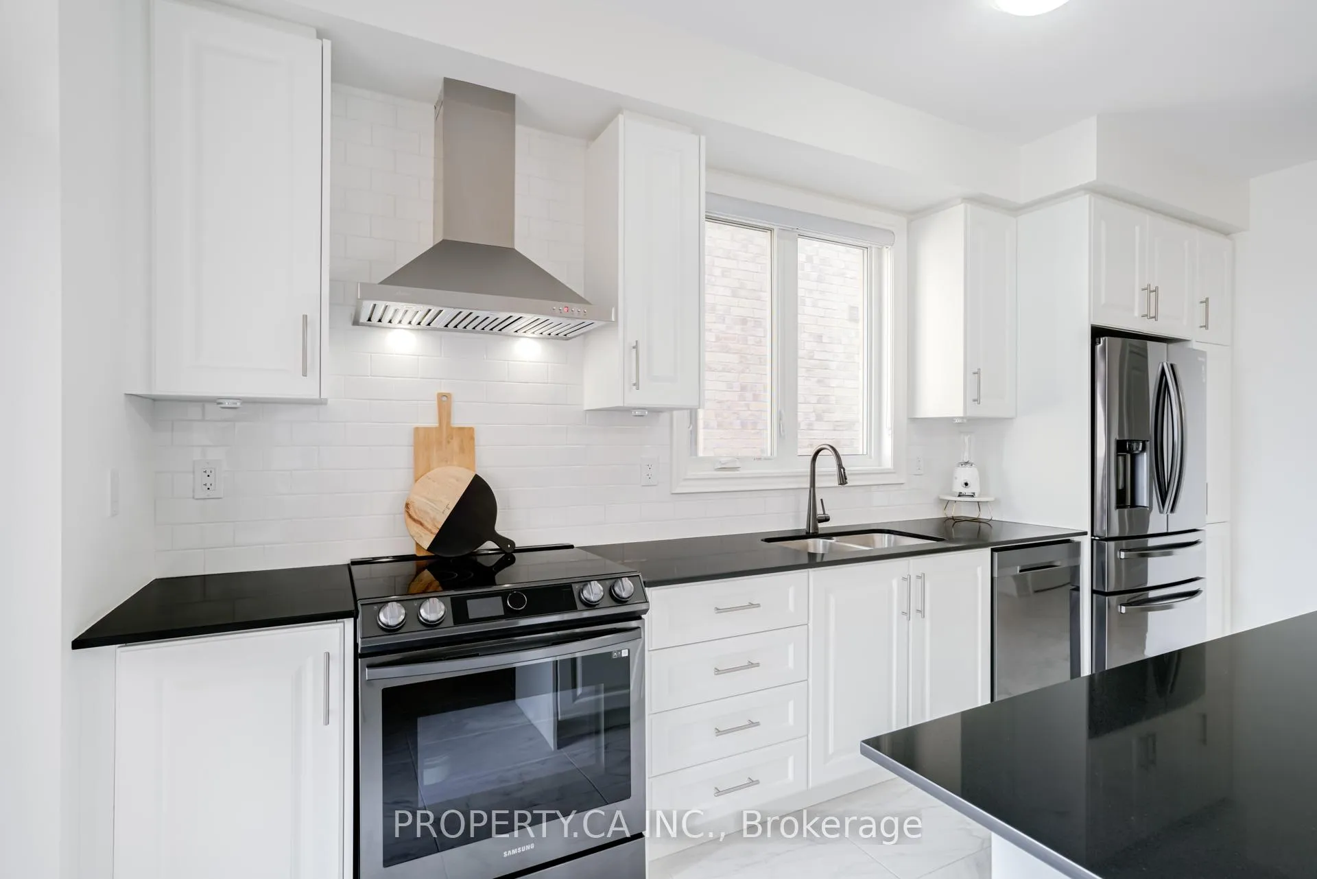 Photo 7 of 10 Fordham Road, Brampton, Bram West — HOMEH