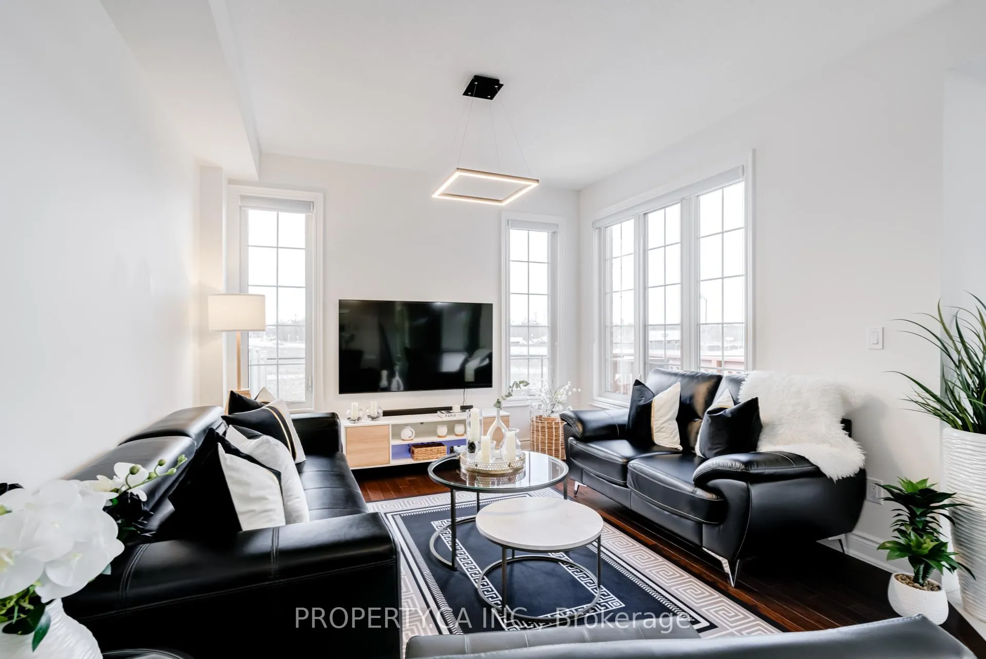 Photo 9 of 10 Fordham Road, Brampton, Bram West — HOMEH