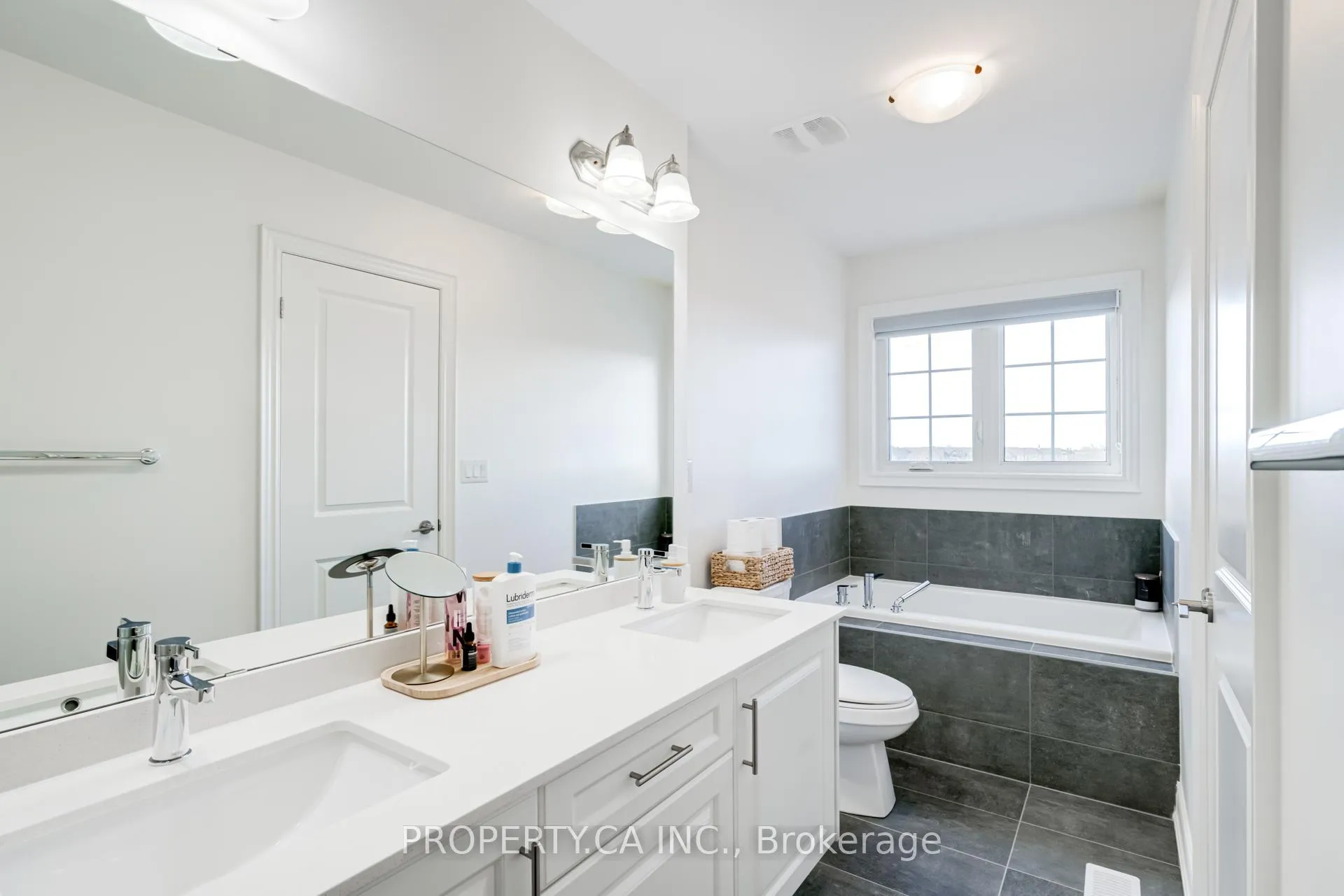 Photo 19 of 10 Fordham Road, Brampton, Bram West — HOMEH